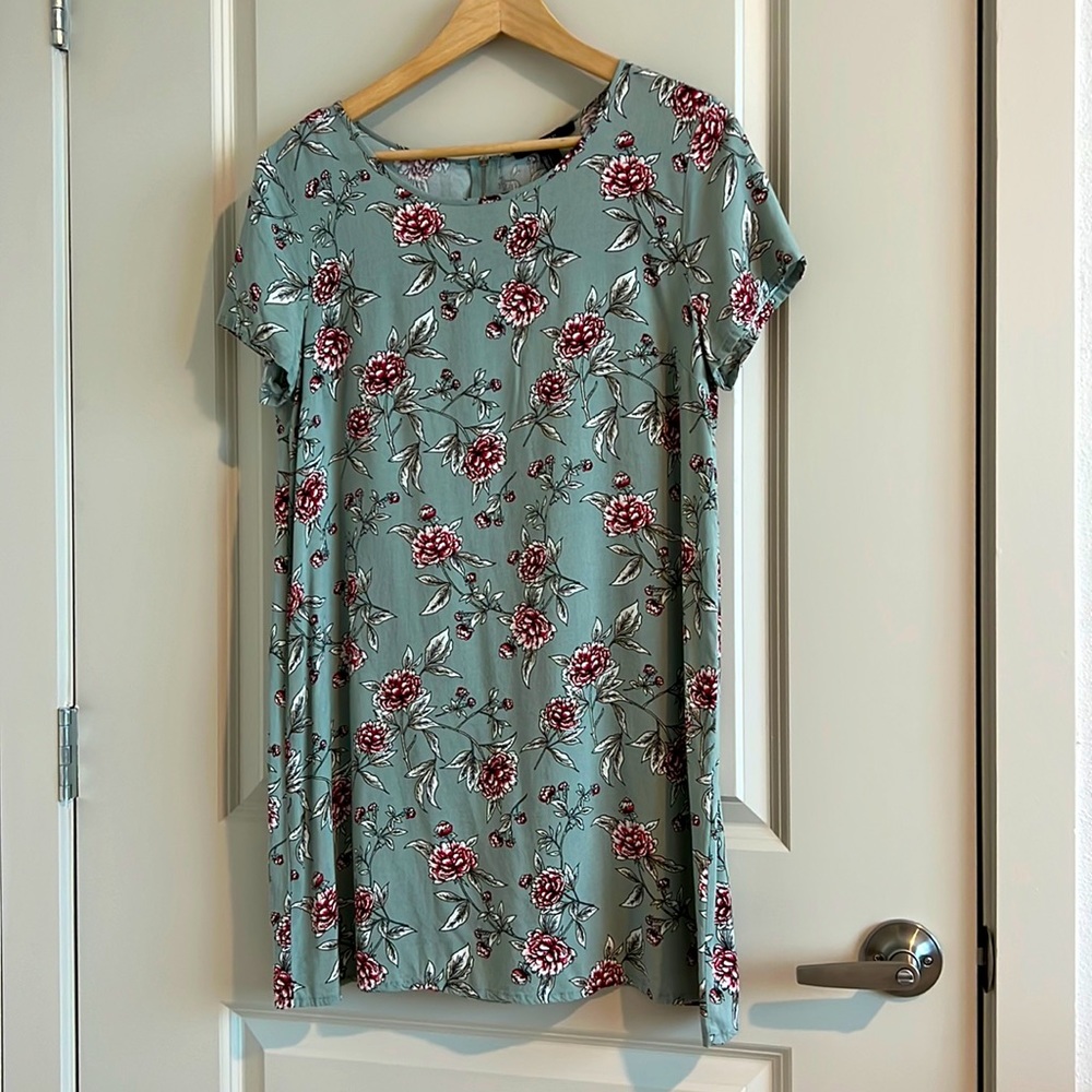 ❌SOLD❌ Bundle of 2- Forever 21 Summer dresses ( wore 3x )